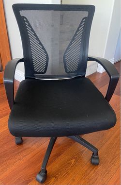Black Mesh Office Chair with Wheels