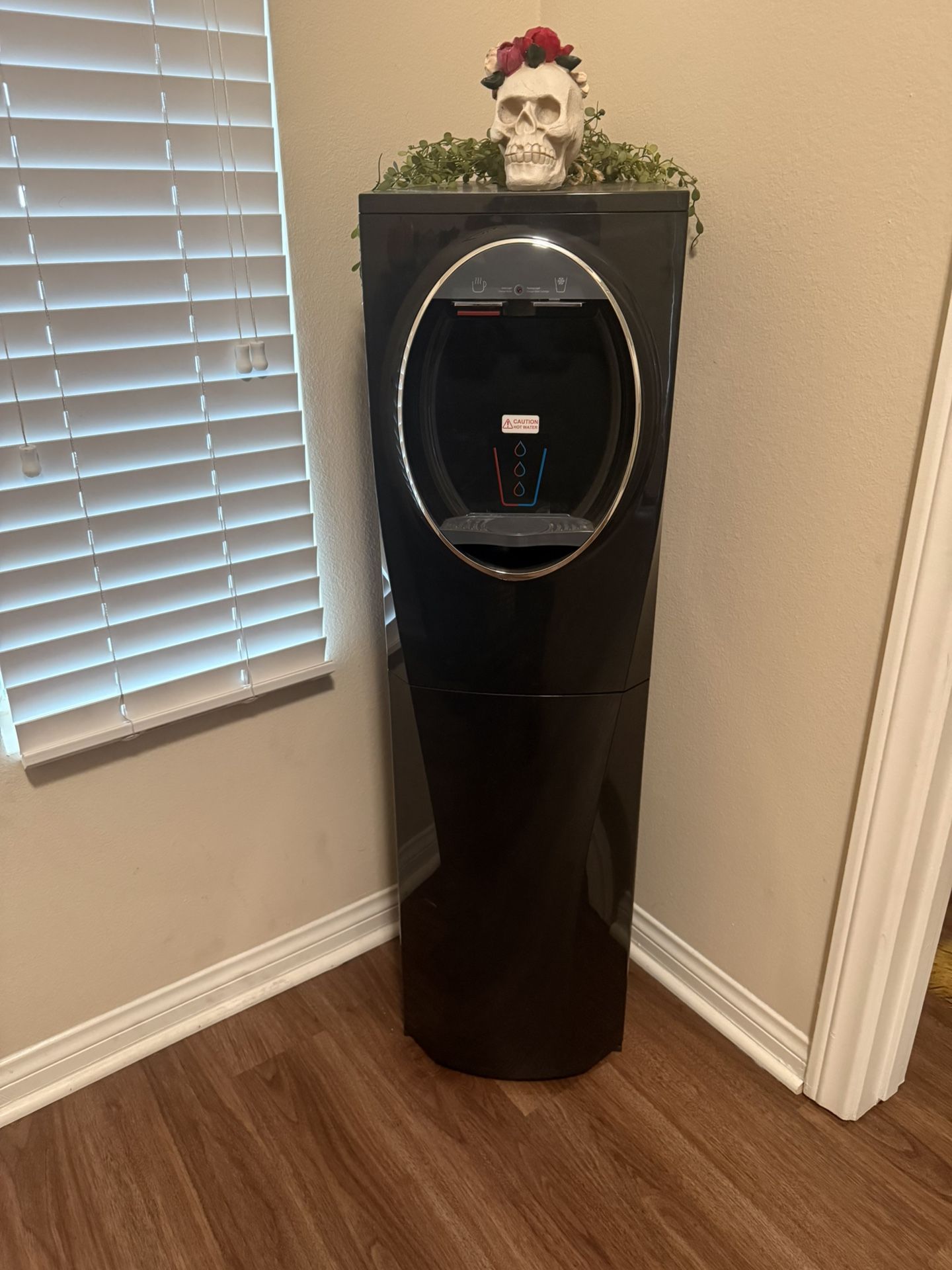 Hot And Cold Water Dispenser 