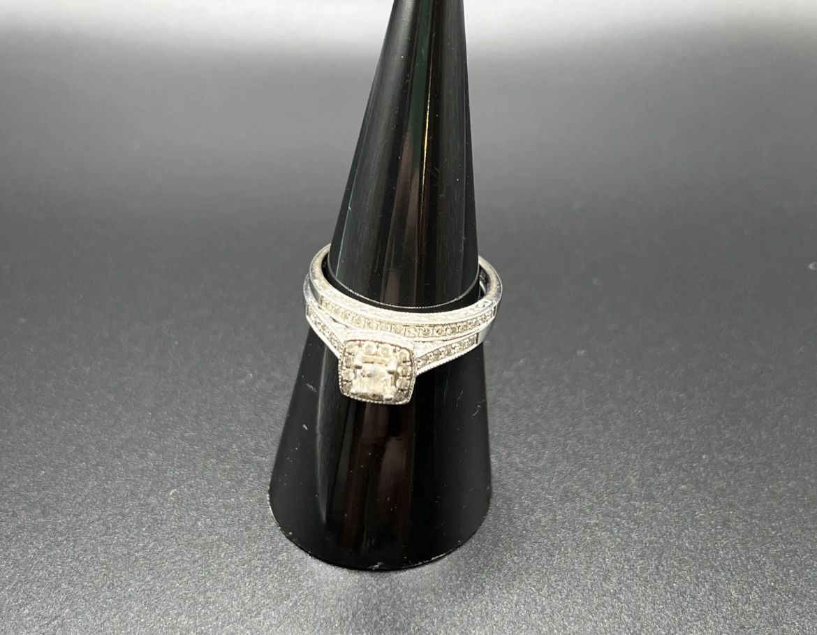 Woman’s 14kt White Gold Diamond Wedding Ring Set- Size 7.5- READ