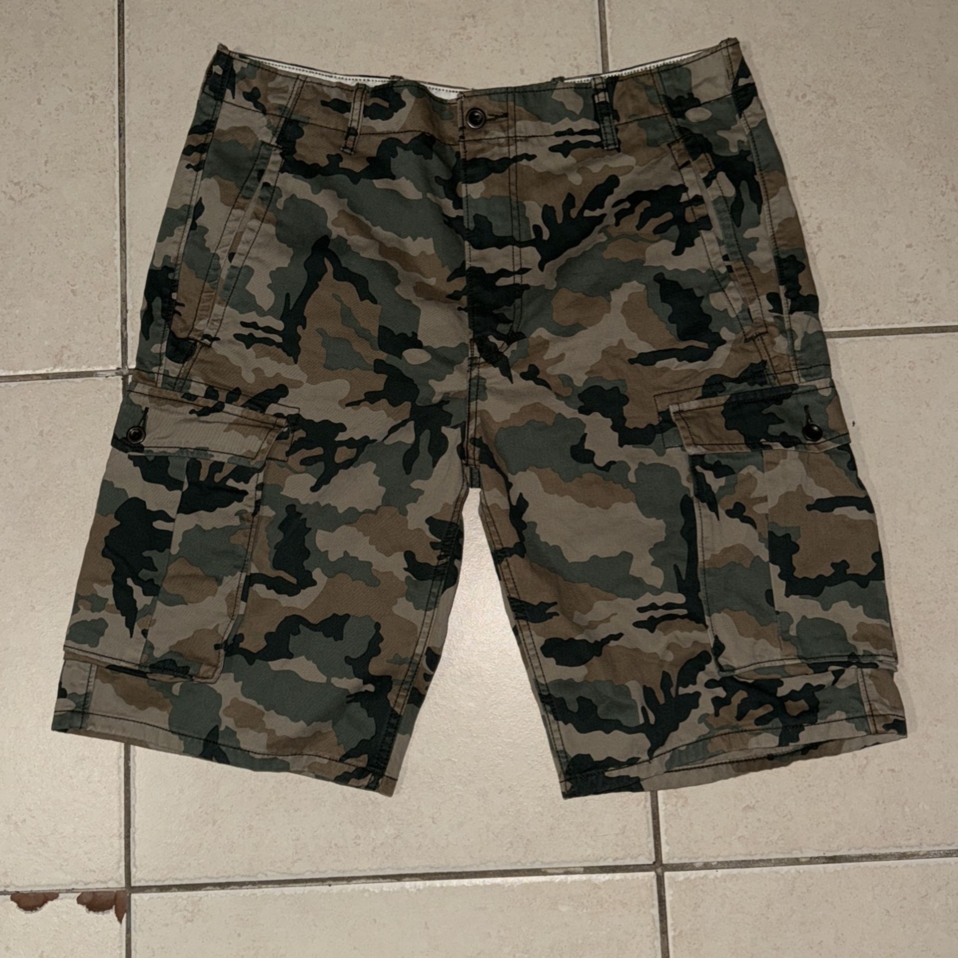 Levi’s Camo Cargo Shorts