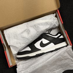 DS Nike Panda Dunk Men’s 8 Women’s 9.5
