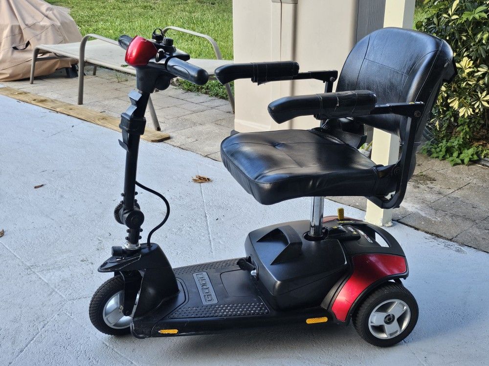 Three Wheel Scooter 