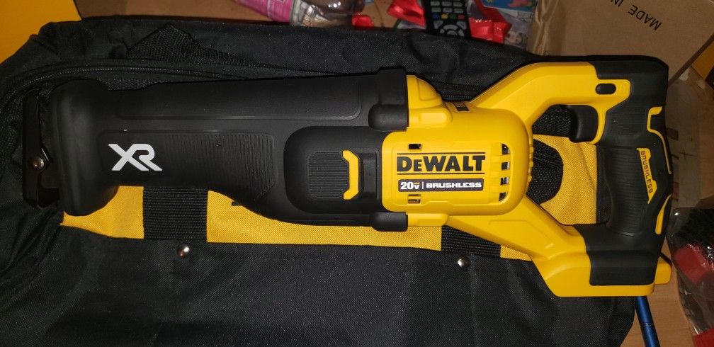 DEWALT XR POWER DETECT 20-volt Max Variable Speed Brushless Cordless

