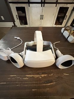 The Quest 2 (Oculus VR)