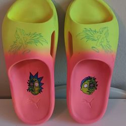 Rare Puma Rick and Morty Men Sz 9 Slides