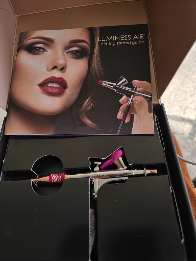 Luminous Air Brush Makeup System New With All The Extras