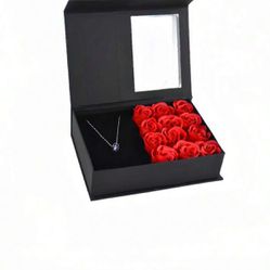Luxury 12 Roses Gift Box For Festivals, Without Decorations