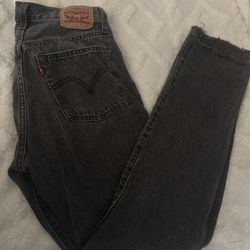 Women’s Levi’s 501 dark wash size 25