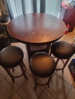Dinning room table with stools