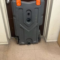 Tote Tank
