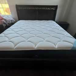 Dreamcloud premier queen mattress Only 