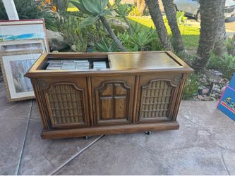 Vintage record player counsel  - FREE