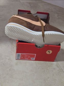 Nike cortez... Size 7