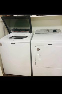 Maytag 4.8 cu. ft Washer and 7.0 cu. ft ELECTRIC Dryer in White