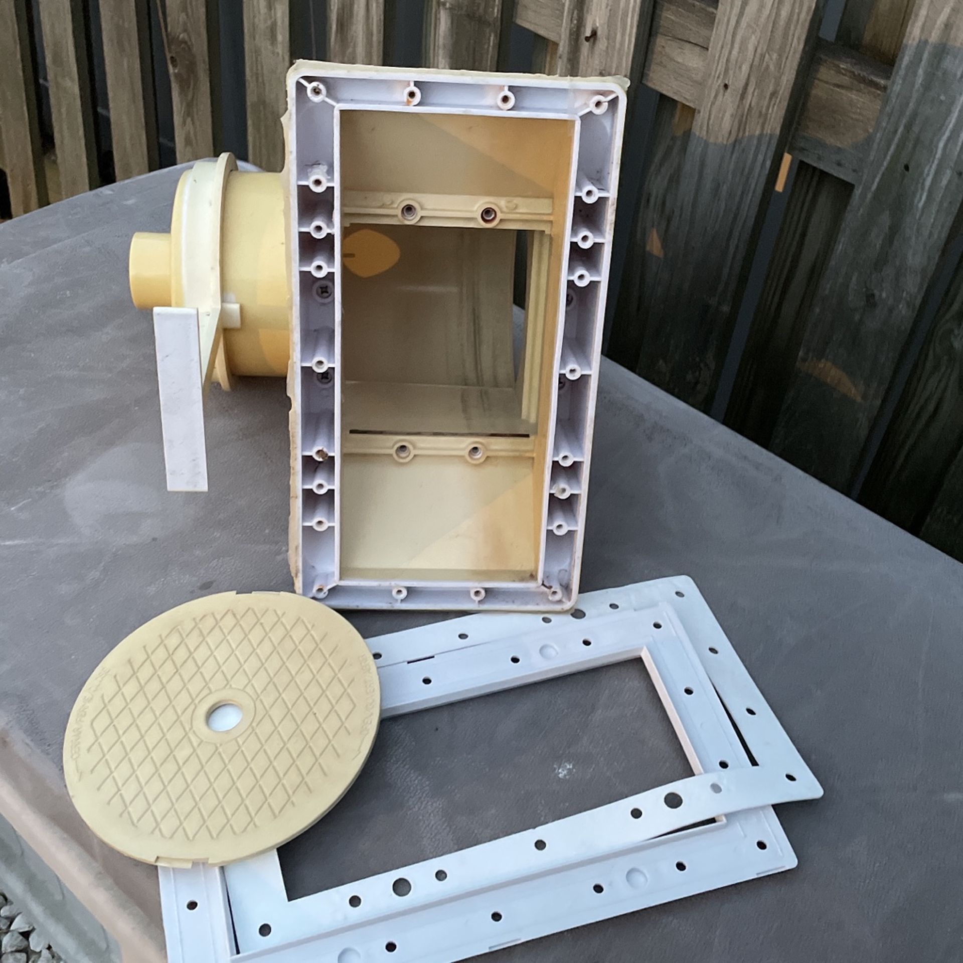 Pool Skimmer