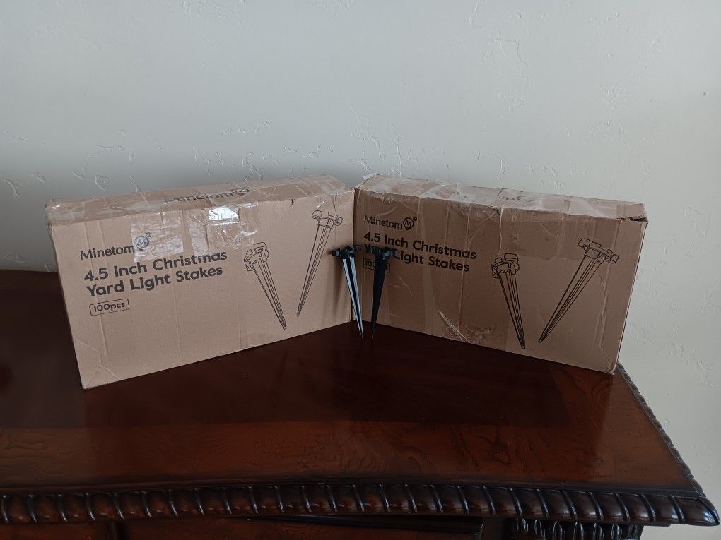 4.5 Inch Christmas Yard Light Stakes