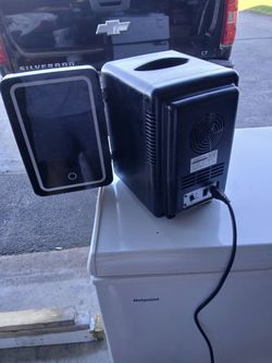 Mini refrigerator and freezer