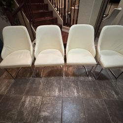 4 Dining Chairs In Excellent Condition