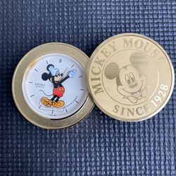 Walt Disney Mickey Mouse Vintage Seiko Quartz Travel Alarm Clock Gold Tone QFD 203 G 