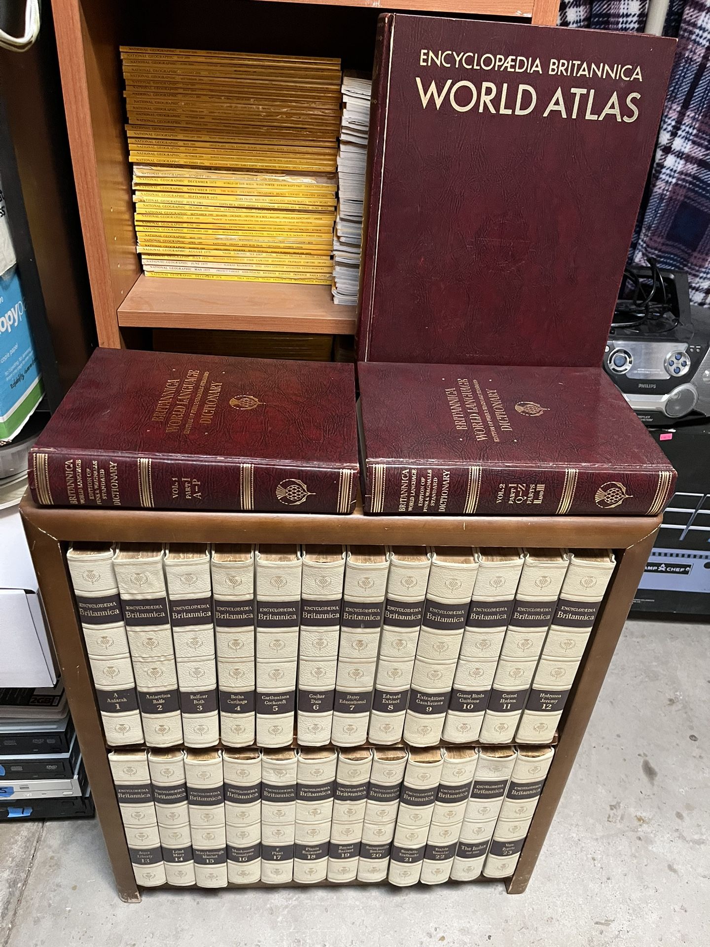 Vintage 1963 Encyclopedia Britannica Complete 24 Volume Set With Extras!