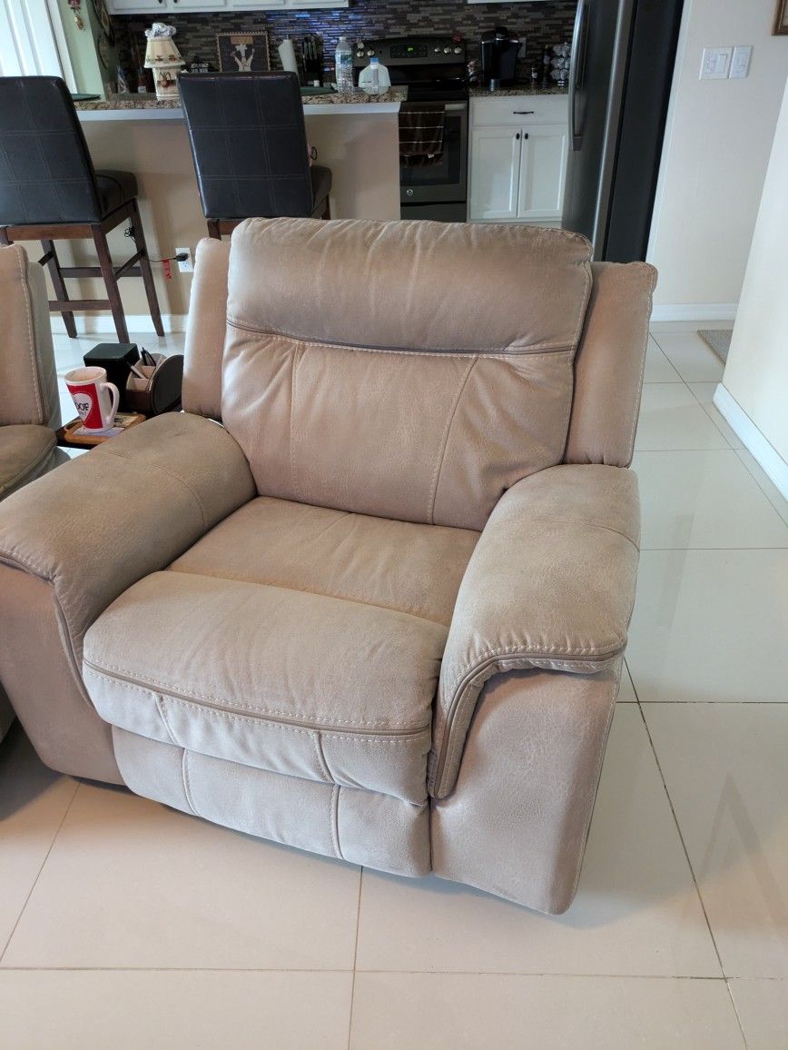Recliner Chair And 2 Electric Sofa Recliners