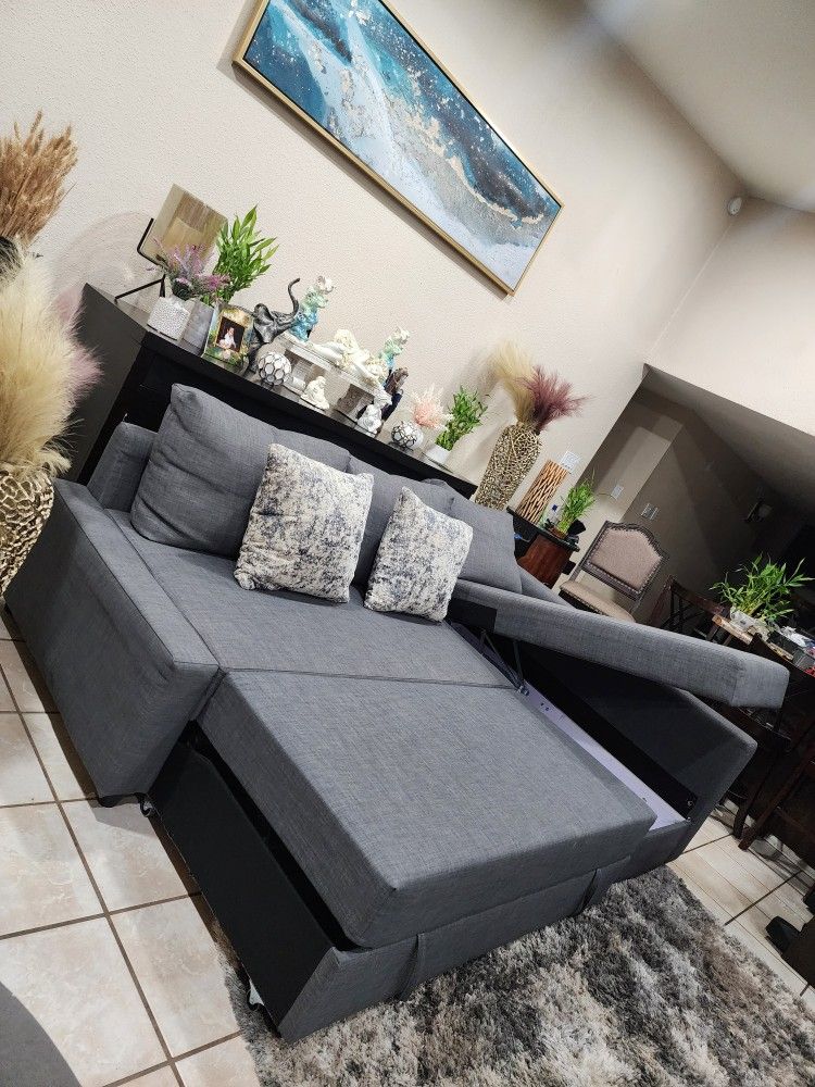 Sleeper Sofa Sectional Couch With Storage Like New In Very Good Condition 🚚🚛FREE DELIVERY 🚚