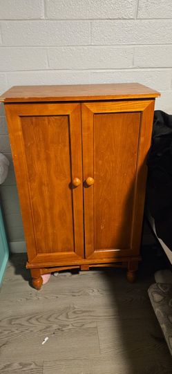 Storage cabinet