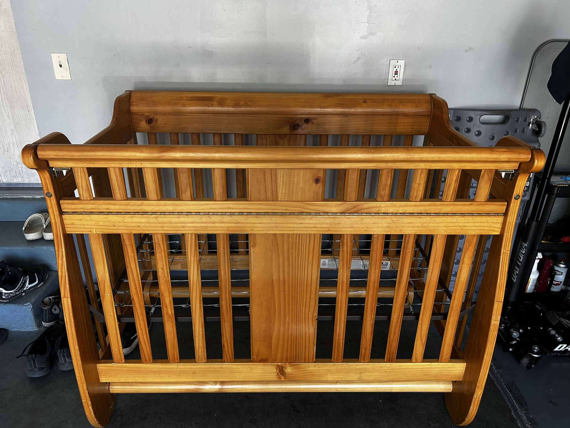 Baby’s Dream Generation Next 3-1 Step Up Crib/Daybed/Full-size Bed 