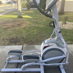 Schwinn 420 Elliptical 