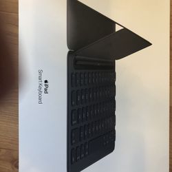Brand New- iPad Smart Keyboard 