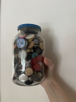 100+  Vintage Buttons Large Lot 