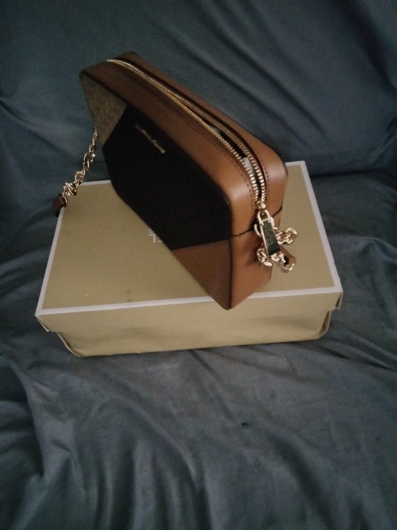 Michael Kors Crossbody Bag
