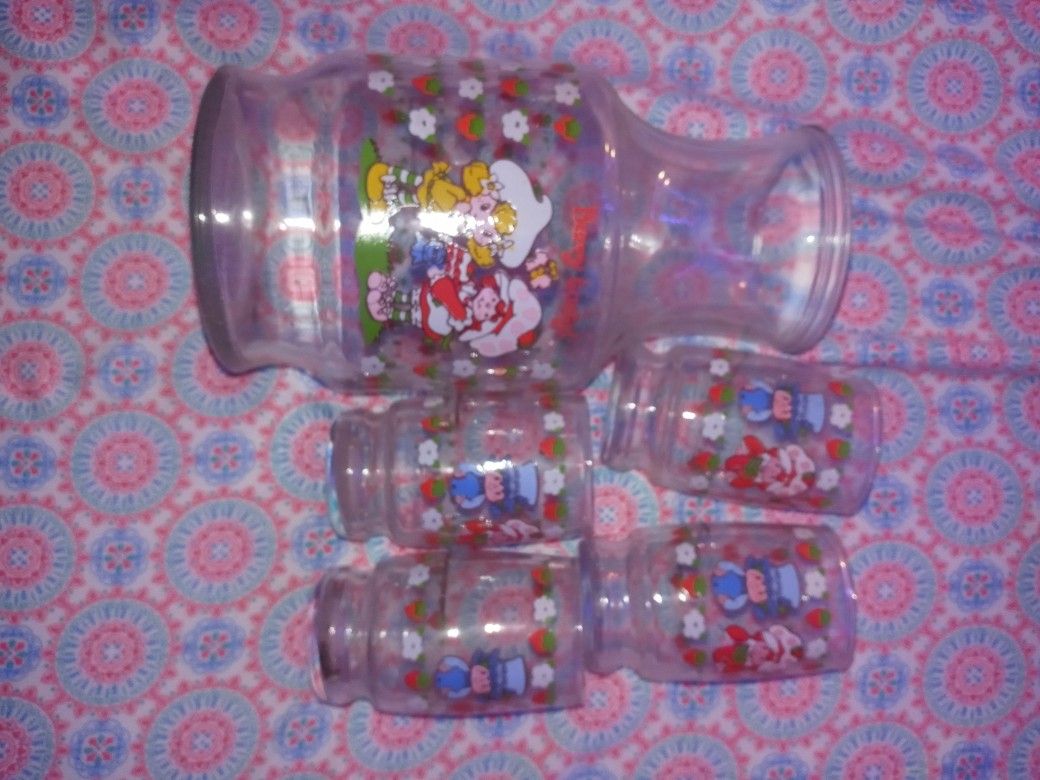 Strawberry Shortcake Glass Pitcher And 4 Small Glasses