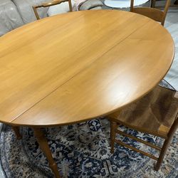 Round Foldable Solid Wood Dining Table With Four Chairs 