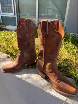 FRYE distressed leather boots sz. 7.5
