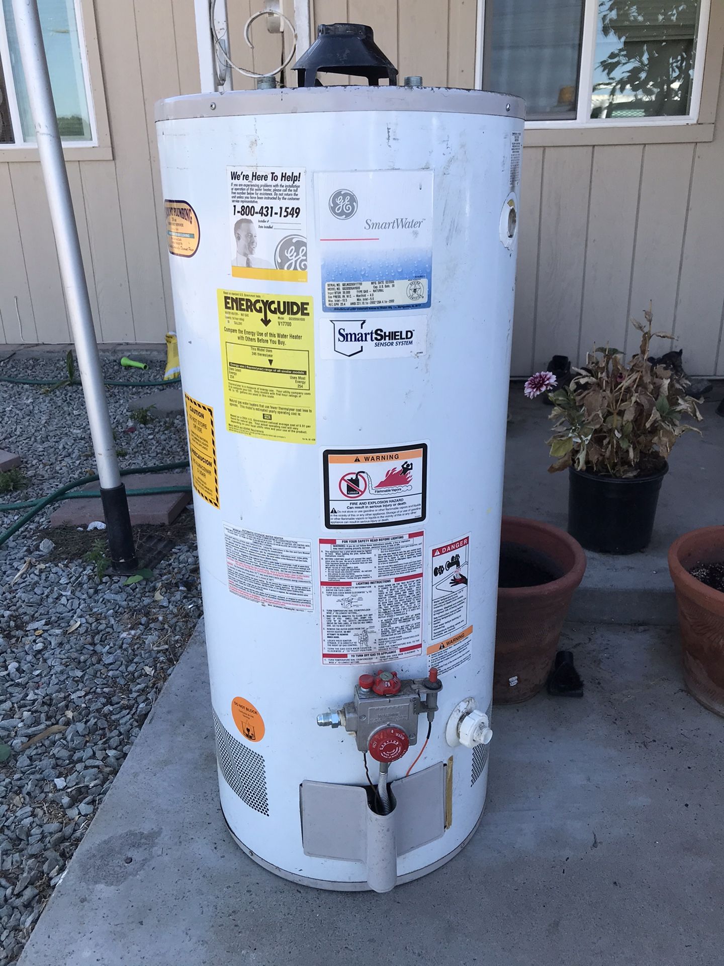 Natural gas water heater (used)