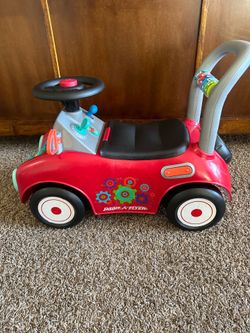 Buggy/walker: Radio Flyer Busy Buggy, 3 in 1 Push Walker & Ride-on with Interactive Features