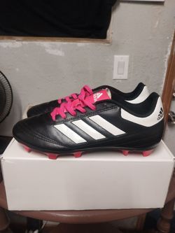 ADIDAS SOCCER CLEATS