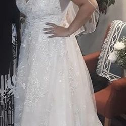 Oleg Cassini Wedding Dress! 1300 New