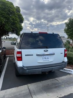 Ford Expedition Full-Size SUV White