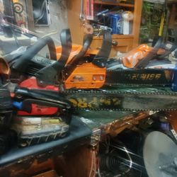 3 Chainsaws All Run