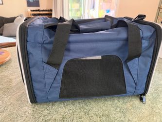 Soft-Sided Pet Travel Carrier Bag, New