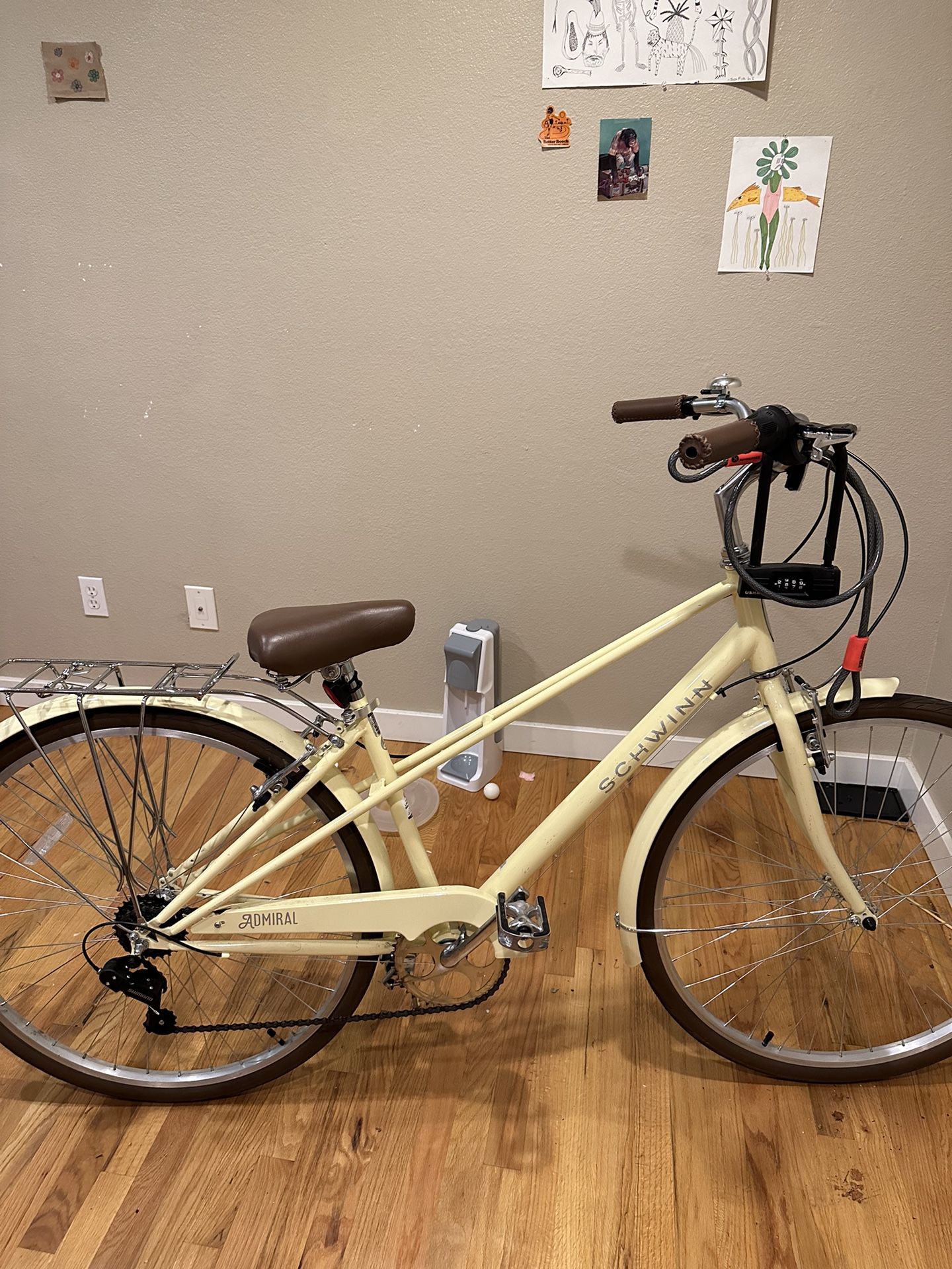 Schwinn Women's Admiral 700c/28" Hybrid Bike