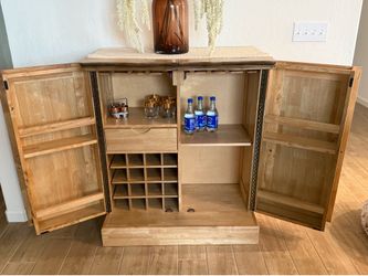 Bar cabinet