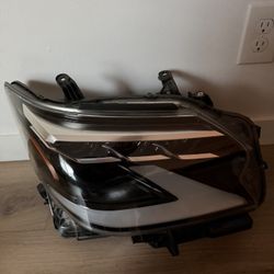 2020 2021 2022 2023 Lexus GX460 Headlight Right Side Pessenger 
