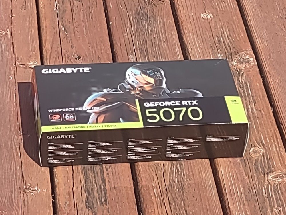 GIGABYTE GeForce RTX 5070 GPU  Graphics Card WINDFORCE OC SFF 12G Graphics Card