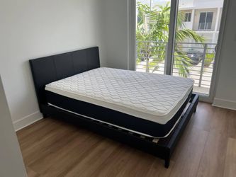 Cama Queen con Colchón Incluído Nueva