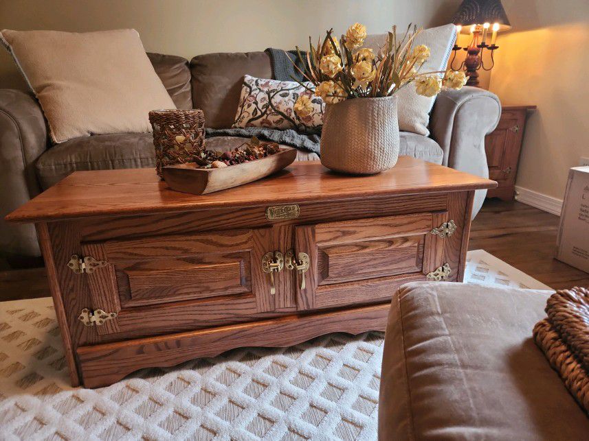 Coffee Table And Matching End Table (1)