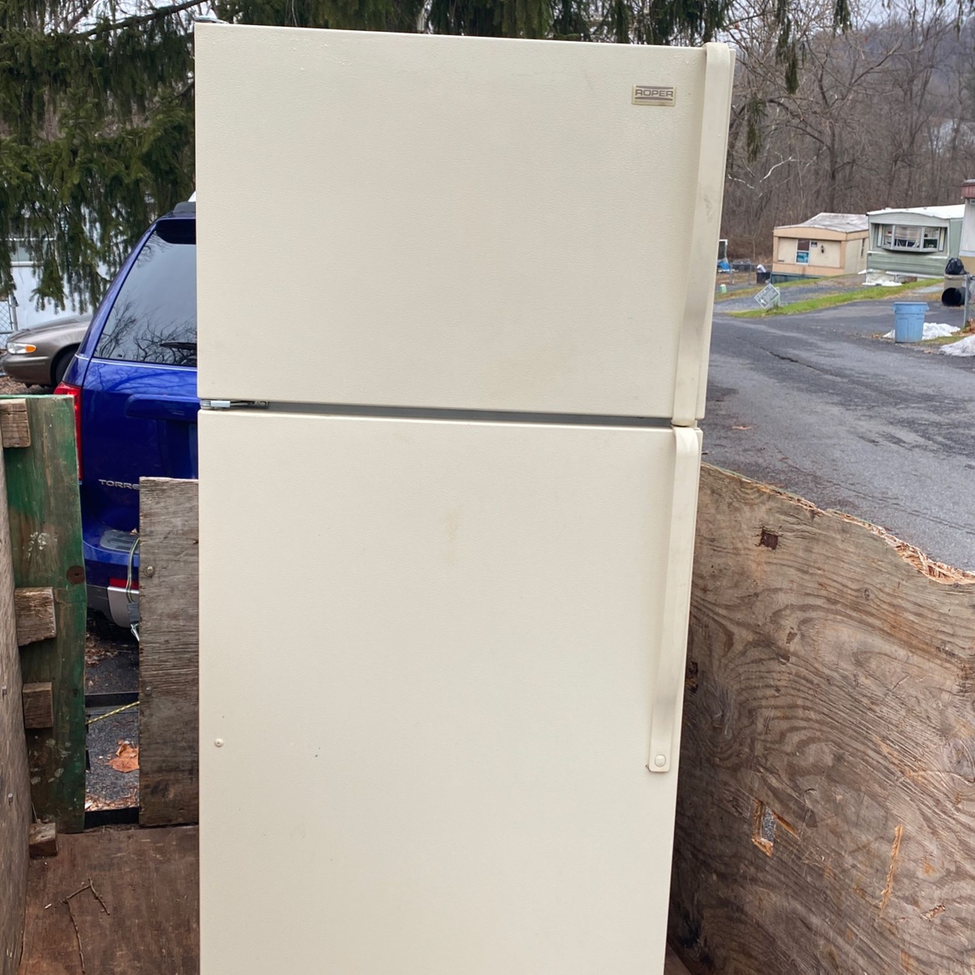 Roper fridge made by Whirlpool corporation
