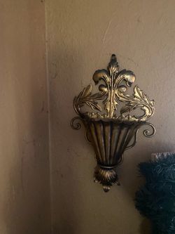 Antique Gold Ornate Metal Wall Sconce Decor